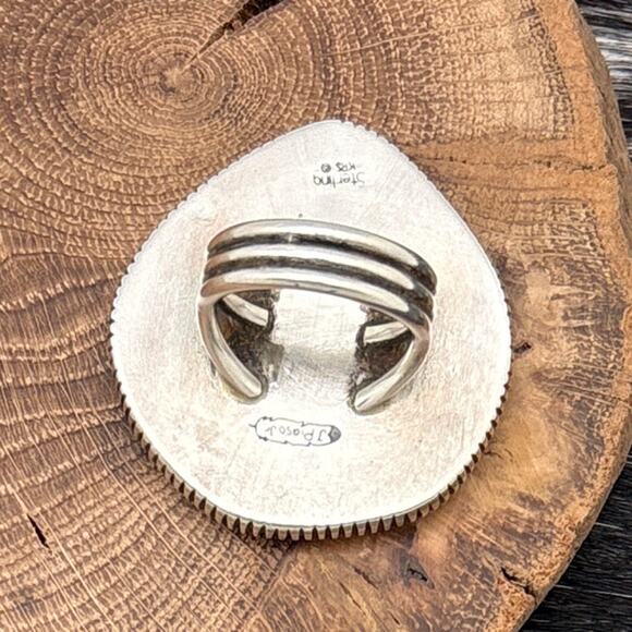 JOE PIASO JR Navajo Sterling Silver & Tooled Leather Floral Design Ring Size 7 - Picture 2 of 3